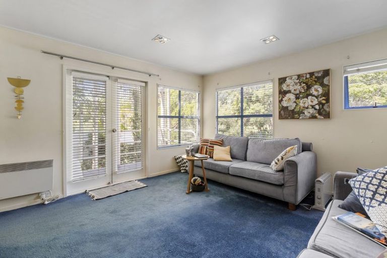 Photo of property in 2/34 Seabreeze Road, Narrow Neck, Auckland, 0624