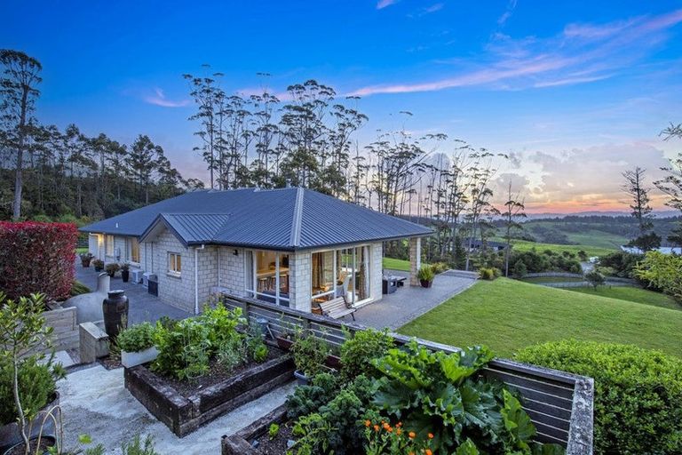 Photo of property in 163e West Road, Kaukapakapa, 0873