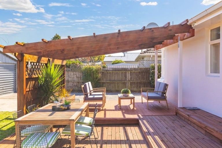 Photo of property in 16 Bethel Crescent, Bishopdale, Christchurch, 8053