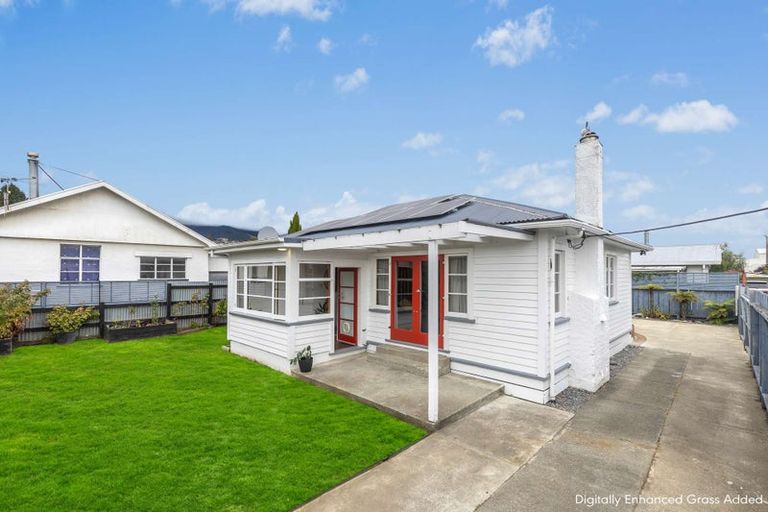 Photo of property in 19 Parkers Road, Tahunanui, Nelson, 7011