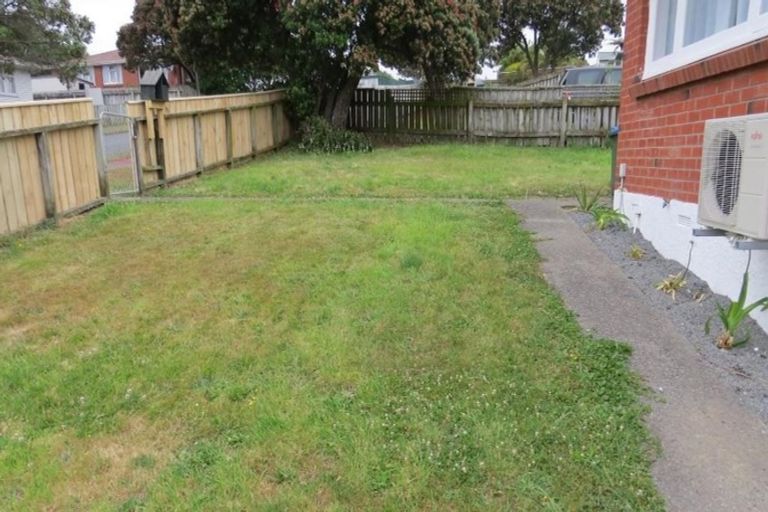 Photo of property in 25 Natone Street, Waitangirua, Porirua, 5024