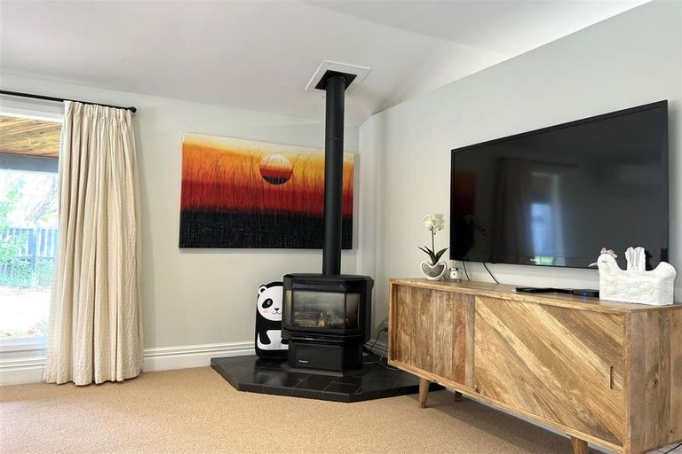 Photo of property in 51 Trafford Street, Harewood, Christchurch, 8051