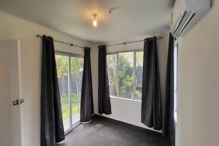 Photo of property in 57 Hobart Crescent, Wattle Downs, Auckland, 2103