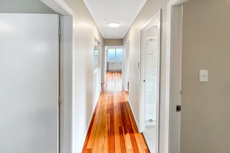 Photo of property in 134 Sunset Road, Unsworth Heights, Auckland, 0632