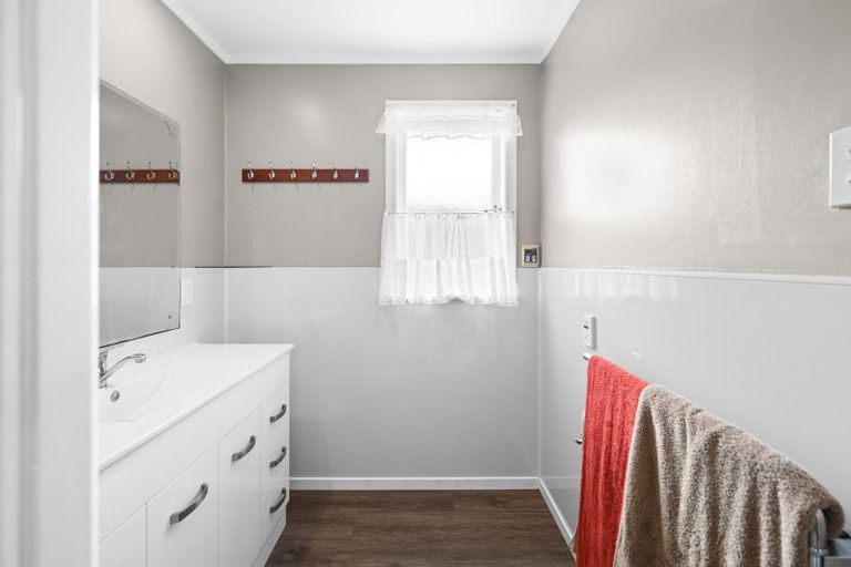 Photo of property in 69 Resthill Crescent, Glenview, Hamilton, 3206