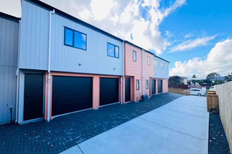 Photo of property in 4c Medina Place, Half Moon Bay, Auckland, 2012