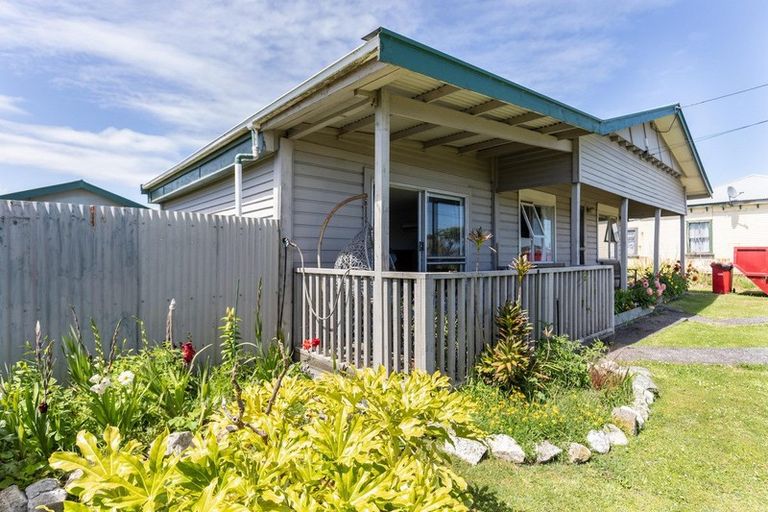 Photo of property in 21 Doyle Street, Blaketown, Greymouth, 7805