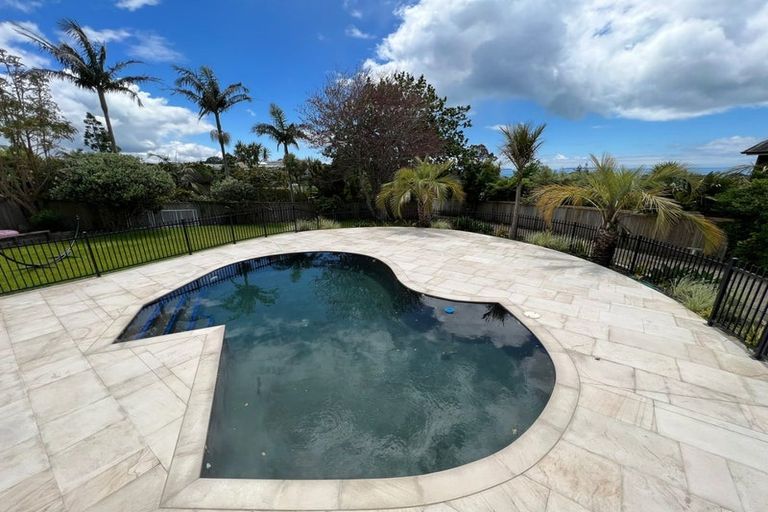 Photo of property in 1/95 Braemar Road, Castor Bay, Auckland, 0620