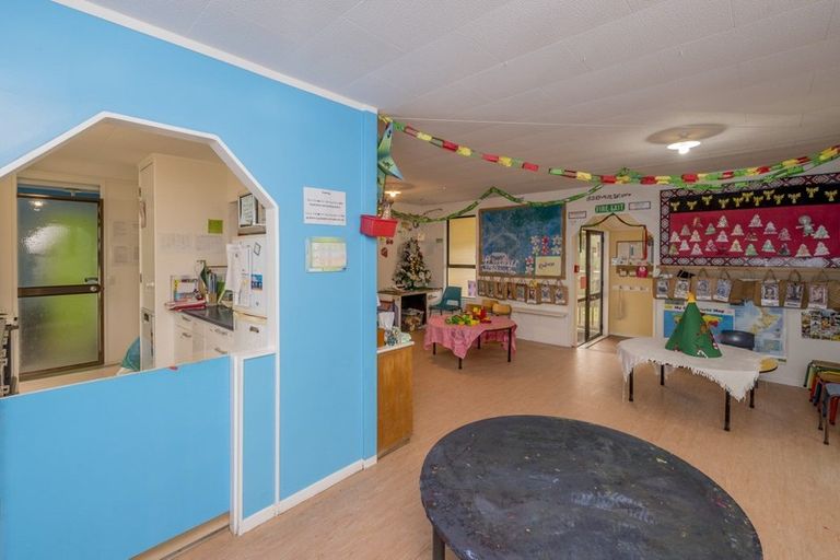 Photo of property in 2 Queens Road, Waikanae Beach, Waikanae, 5036