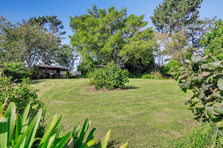 Photo of property in 27 Donnelly Street, Oakura, 4314