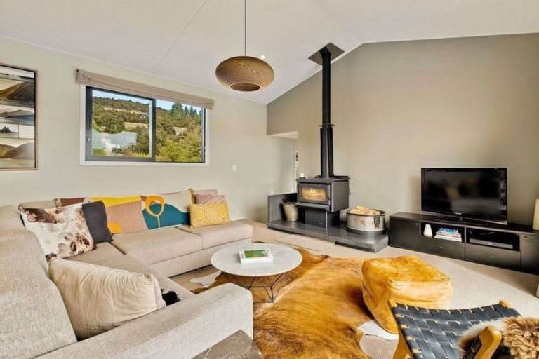 Photo of property in 12 Hidden Hills Drive, Wanaka, 9305