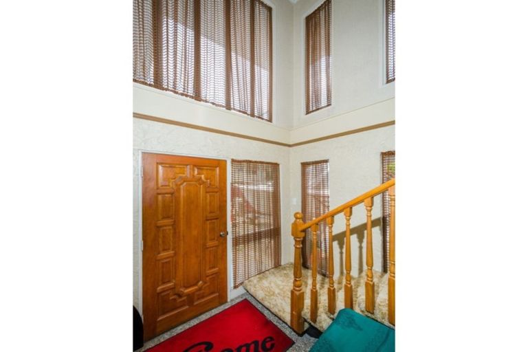 Photo of property in 46 Matuhi Rise, Henderson, Auckland, 0612