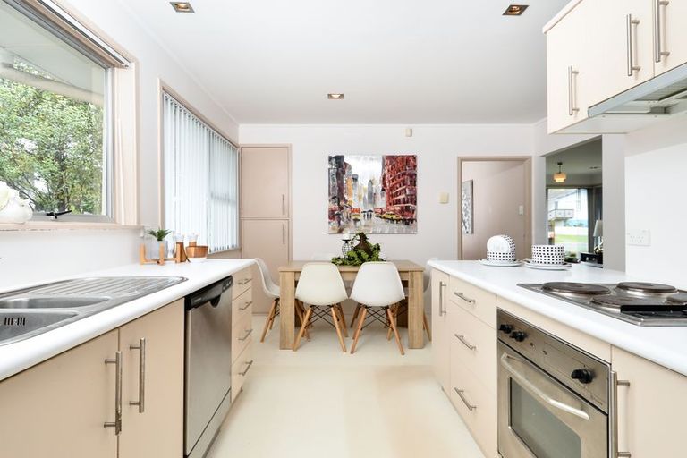 Photo of property in 85 Farquhar Road, Glendene, Auckland, 0602