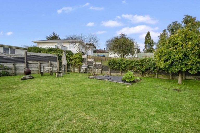 Photo of property in 30 Lee Street, Te Puke, 3119