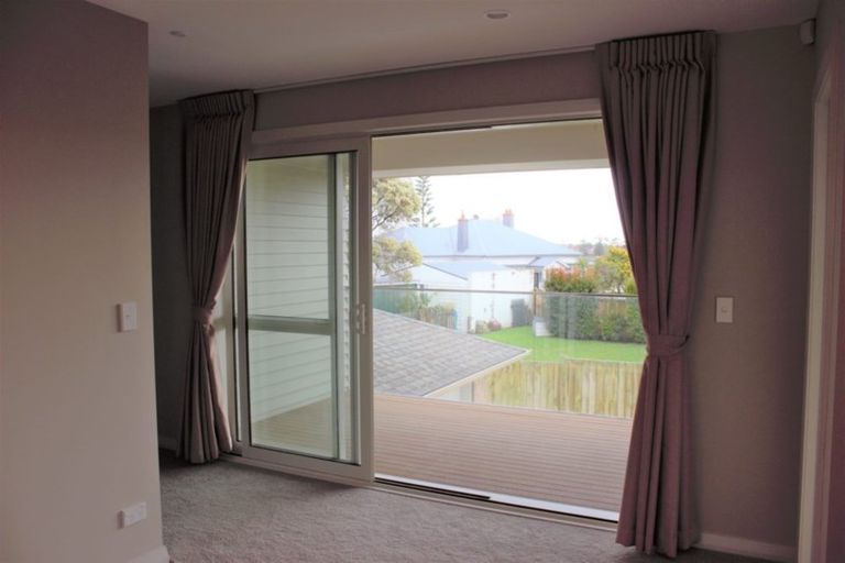 Photo of property in 74 Te Atatu Road, Te Atatu South, Auckland, 0610