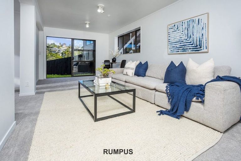 Photo of property in 2/17 Greenvalley Rise, Glenfield, Auckland, 0629
