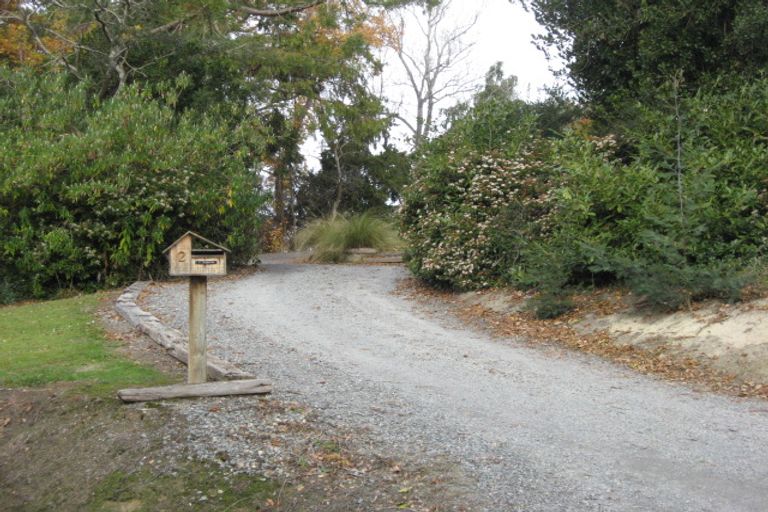 Photo of property in 2 Iona Street, Lawrence, 9532