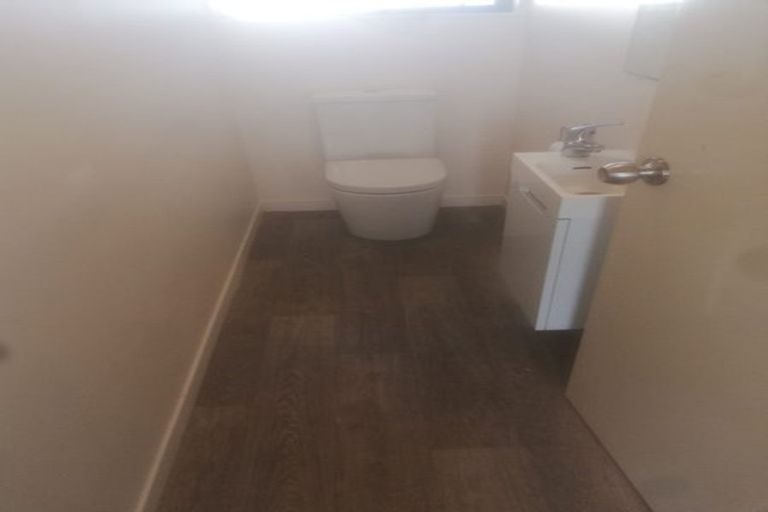 Photo of property in 13 Milne Street, Hunterville, 4730