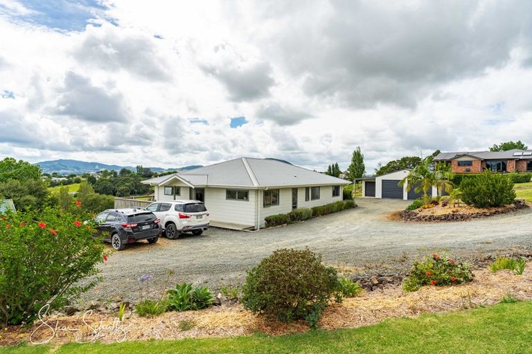 Photo of property in 20 Matai Drive, Maungaturoto, 0520