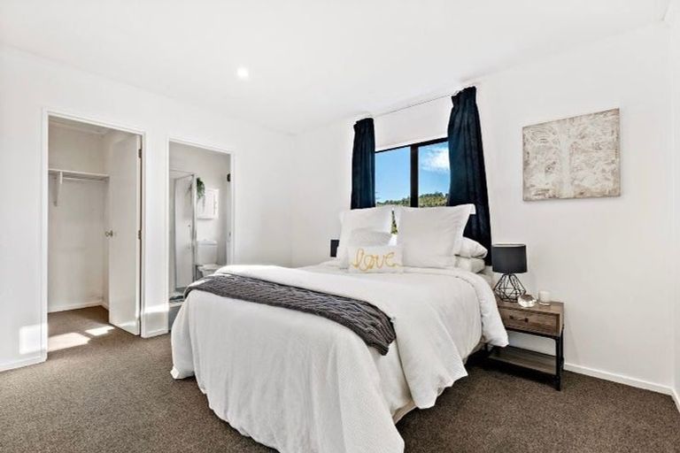 Photo of property in 8/27 Roanoke Way, Albany, Auckland, 0632