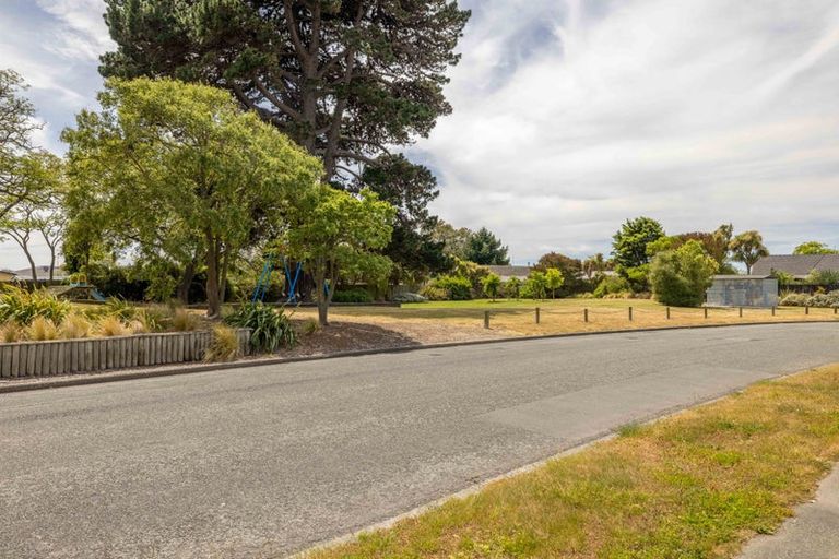 Photo of property in 4 Woodlands Place, Aranui, Christchurch, 8061