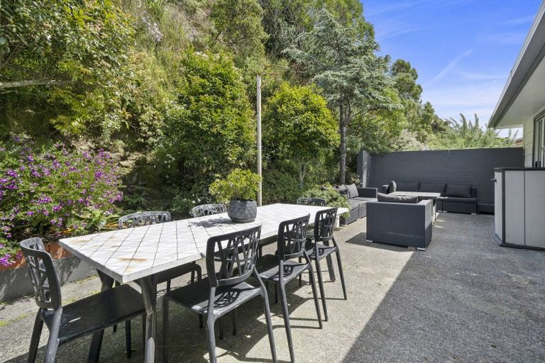 Photo of property in 99 Akaroa Drive, Maupuia, Wellington, 6022