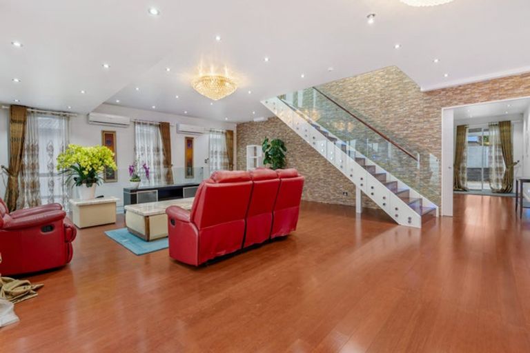 Photo of property in 54 Goodwood Drive, Goodwood Heights, Auckland, 2105