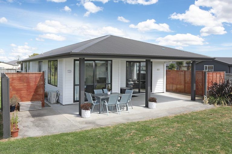 Photo of property in 6 George Street, Bulls, 4818