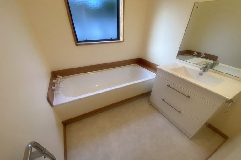 Photo of property in 28b Inglewood Place, Avonhead, Christchurch, 8042