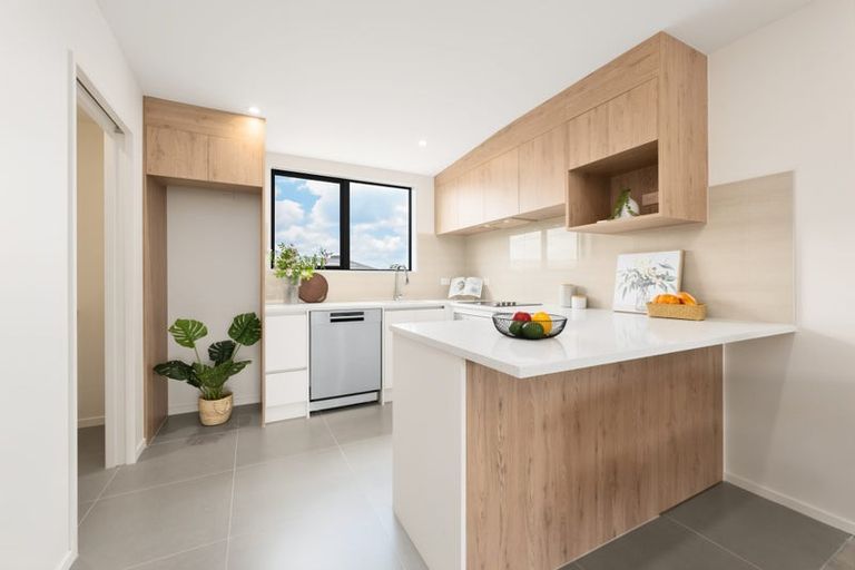 Photo of property in 36 Longburn Road, Henderson, Auckland, 0610