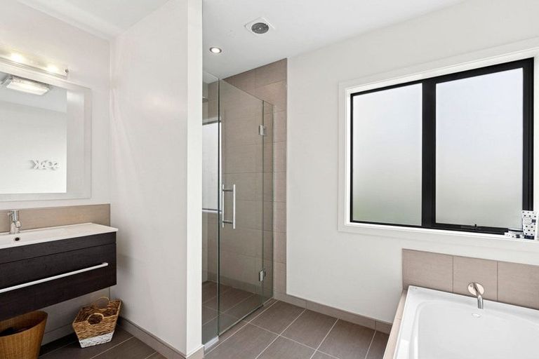 Photo of property in 4 Daniels Terrace, Wanaka, 9305