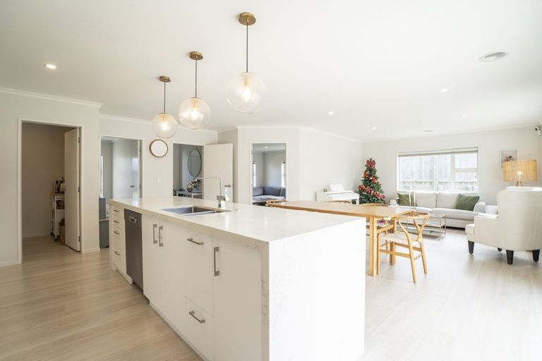 Photo of property in 53 Atherton Terrace, Churton Park, Wellington, 6037