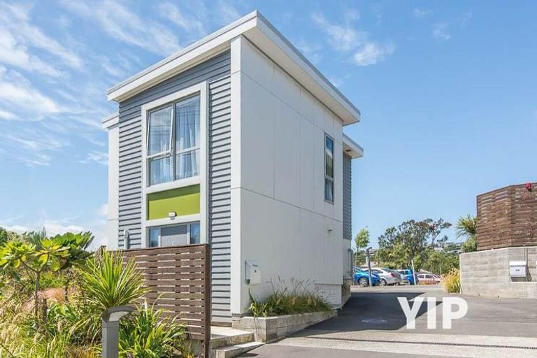 Photo of property in 10 Middleton Road, Johnsonville, Wellington, 6037