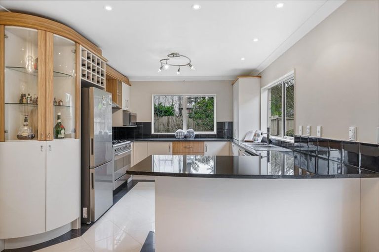 Photo of property in 18 Tollana Road, Te Atatu Peninsula, Auckland, 0610