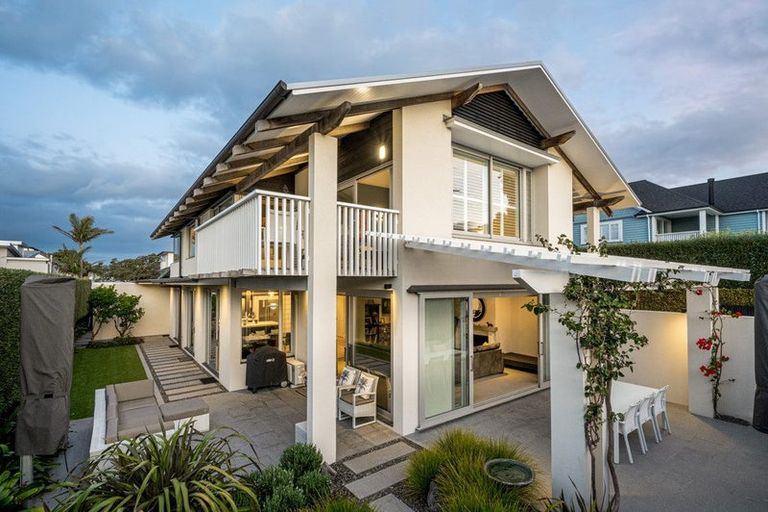 Photo of property in 19 Muritai Road, Milford, Auckland, 0620