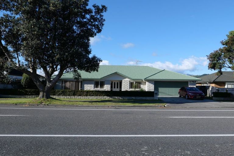 Photo of property in 69 Guildford Drive, Paraparaumu, 5032