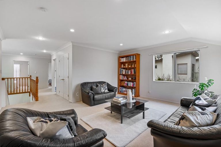 Photo of property in 18 Tollana Road, Te Atatu Peninsula, Auckland, 0610