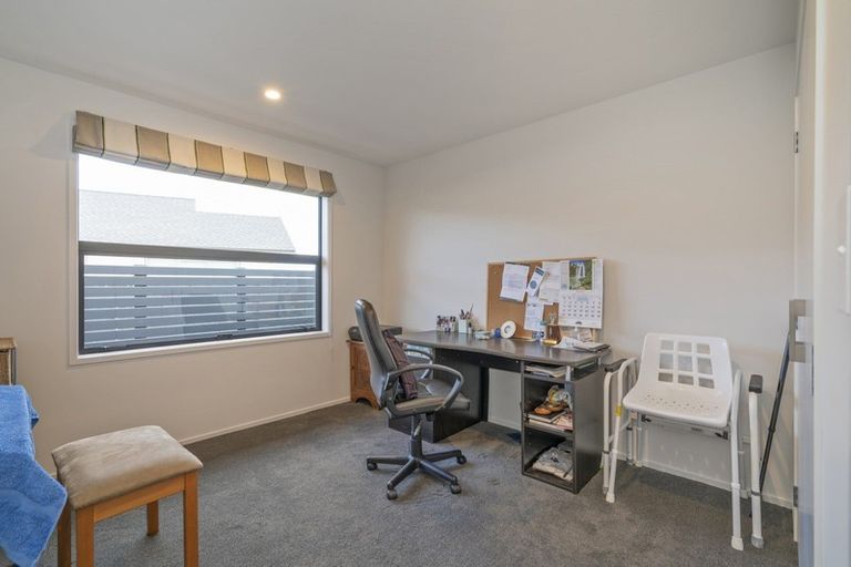 Photo of property in 20 Topping Place, Whitianga, 3510