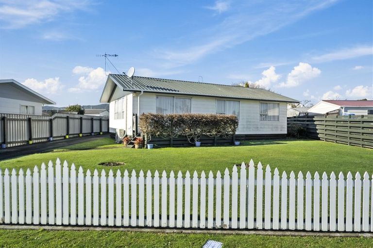 Photo of property in 4 Rimu Street, Levin, 5510