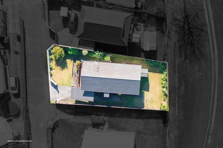 Photo of property in 2/19 Janese Place, Weymouth, Auckland, 2103