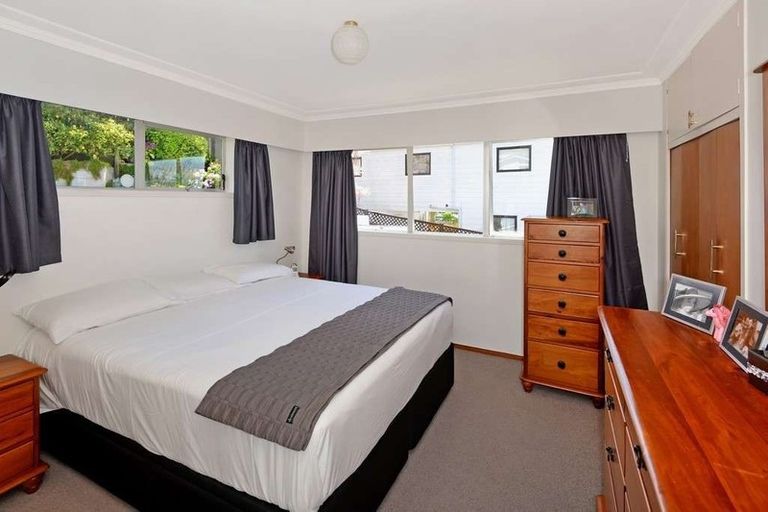 Photo of property in 51 Sunset Road, Totara Vale, Auckland, 0632