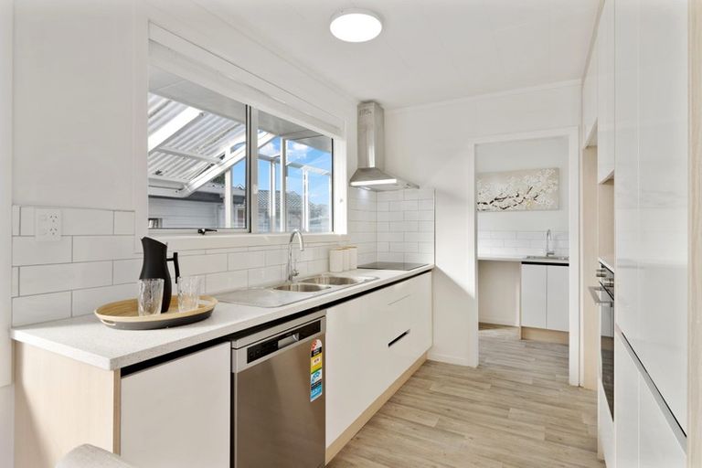 Photo of property in 23 Kowhai Street, Hamilton Lake, Hamilton, 3204