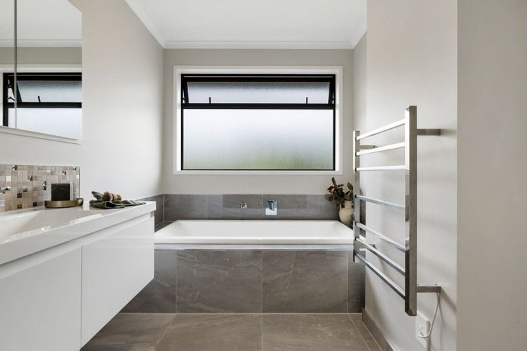 Photo of property in 5 South Oaks Close, Pukemoremore, Cambridge, 3493