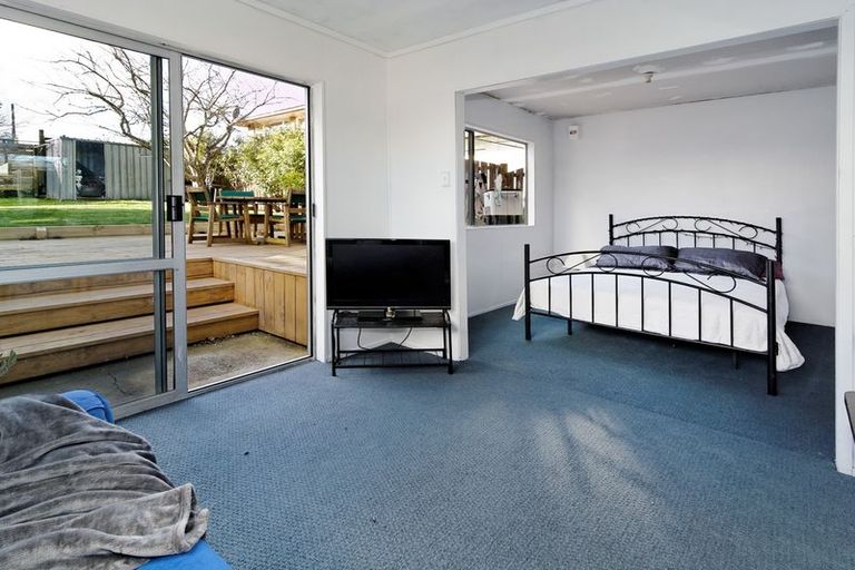 Photo of property in 3/2a Bowers Road, Glen Eden, Auckland, 0602