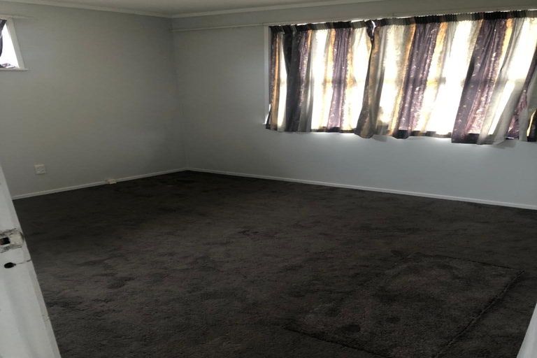 Photo of property in 16 Tironui Station Road East, Papakura, 2112