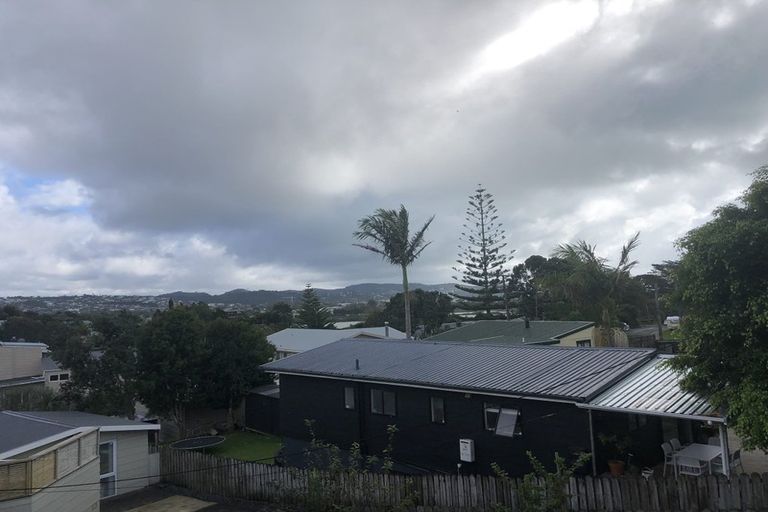 Photo of property in 4a Pohutukawa Avenue, Red Beach, 0932