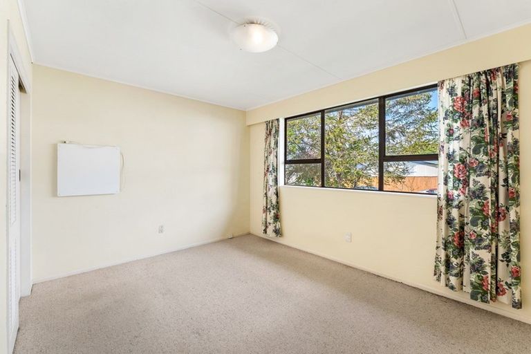 Photo of property in 4 Newburn Grove, Wainuiomata, Lower Hutt, 5014