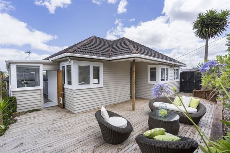Photo of property in 1/40 Carlisle Road, Browns Bay, Auckland, 0630