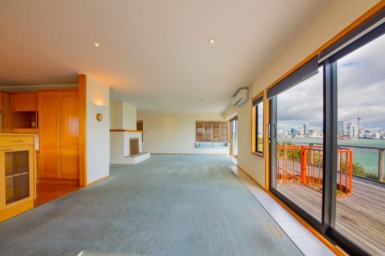 Photo of property in 106a Stanley Point Road, Stanley Point, Auckland, 0624