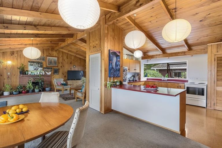 Photo of property in 52 Leinster Avenue, Raumati South, Paraparaumu, 5032